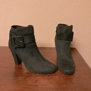 Chelsea Crew Green Suede Ankle Boots